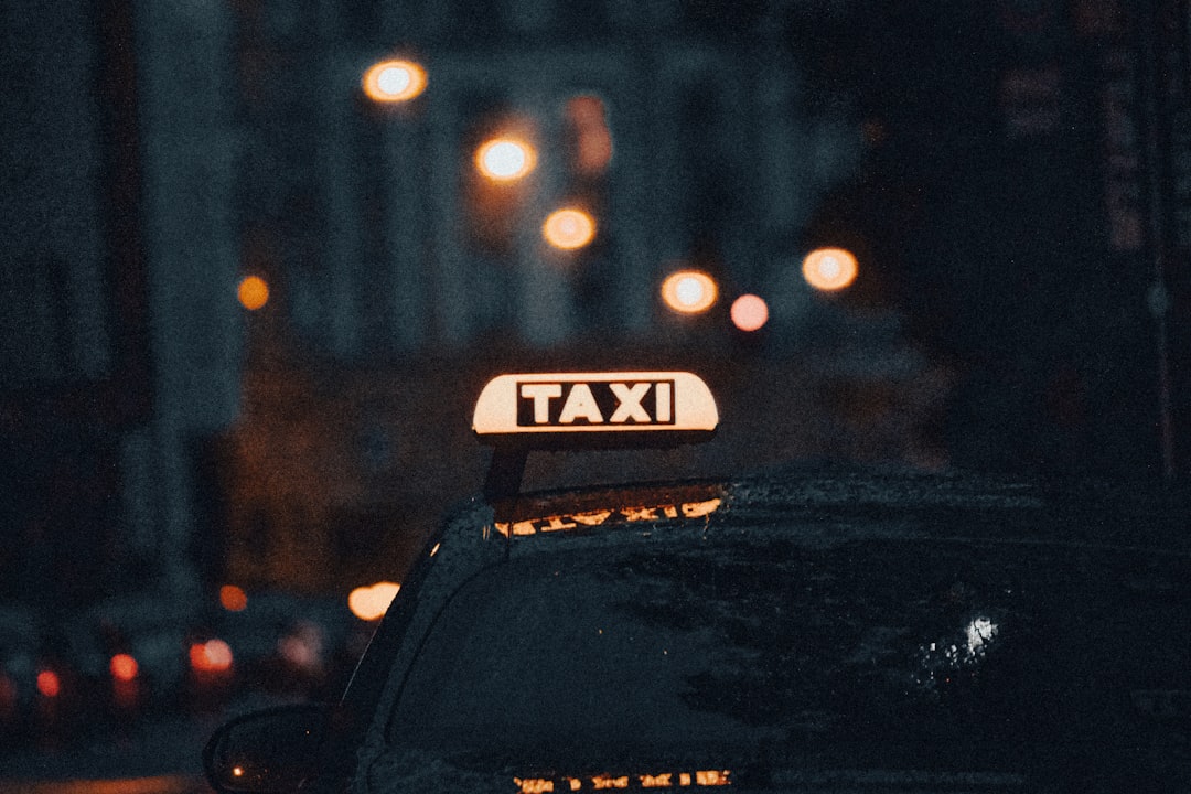 ¿Cómo integrar pagos digitales en tu app de taxi en LATAM?