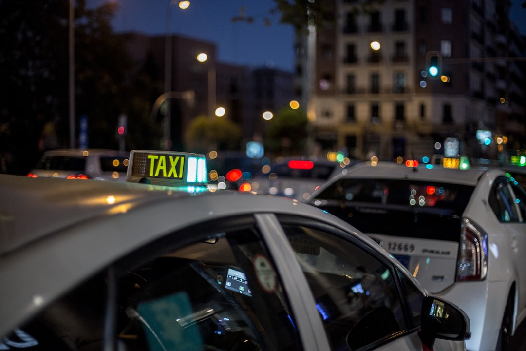¿Cómo diseñar un programa de referidos para tu app de taxi?