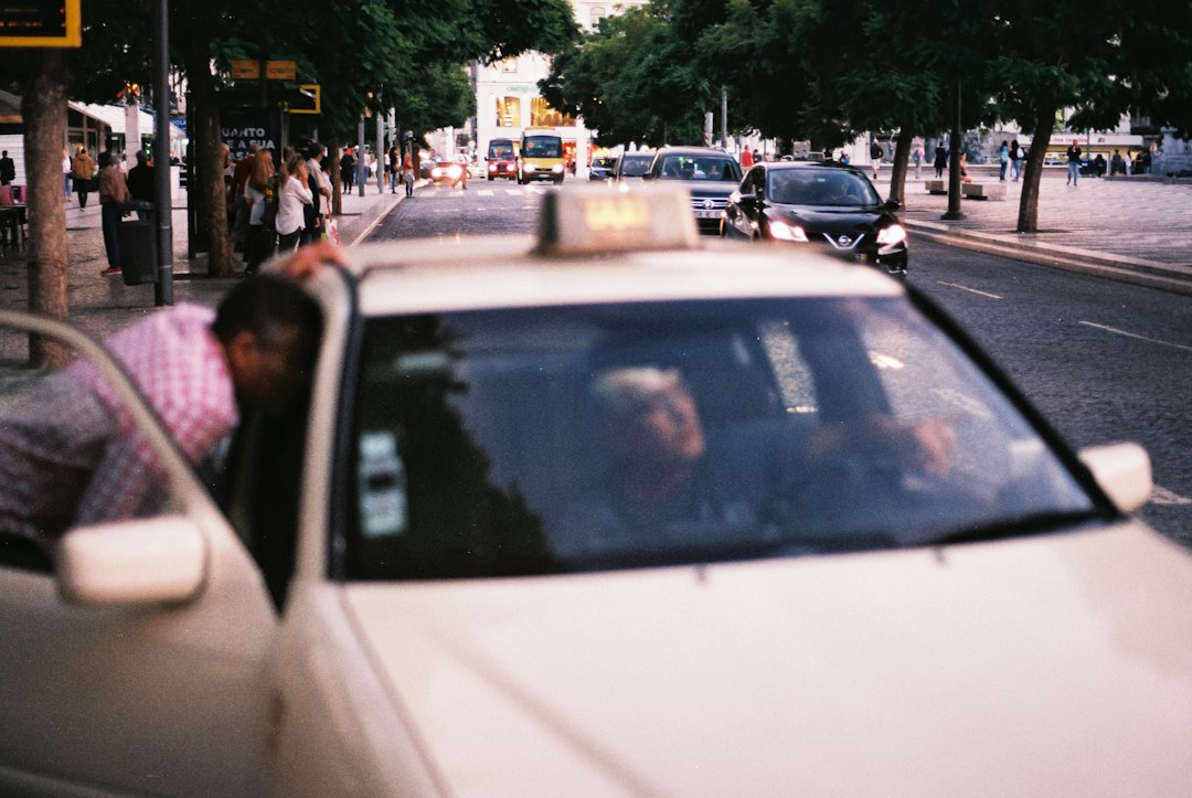 ¿Cómo funciona el despacho automático de taxis por GPS?